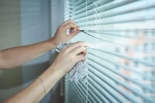 Blind-Cleaning--in-North-Hills-California-blind-cleaning-north-hills-california.jpg-image